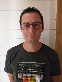 Sébastien COURTIN Dirigeant et créateur de astuces acoustiques. Six ans d’expérience électronique au service de l’acoustique.
